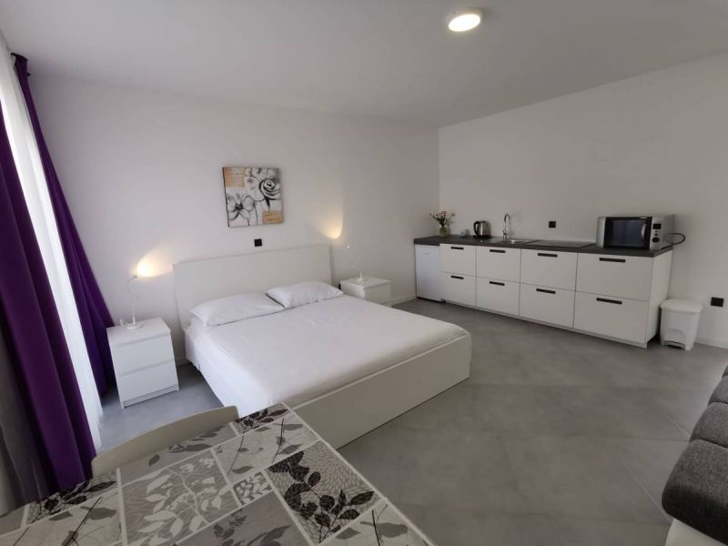 660923304256078216147531790407651922804736n